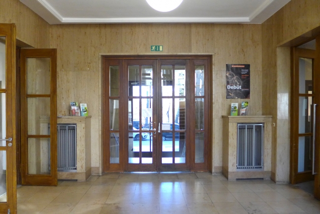 Eingangshalle im seit 1960 durch den RIAS genutzten Gebäudeteil Fritz-Elsas-Straße 9-10